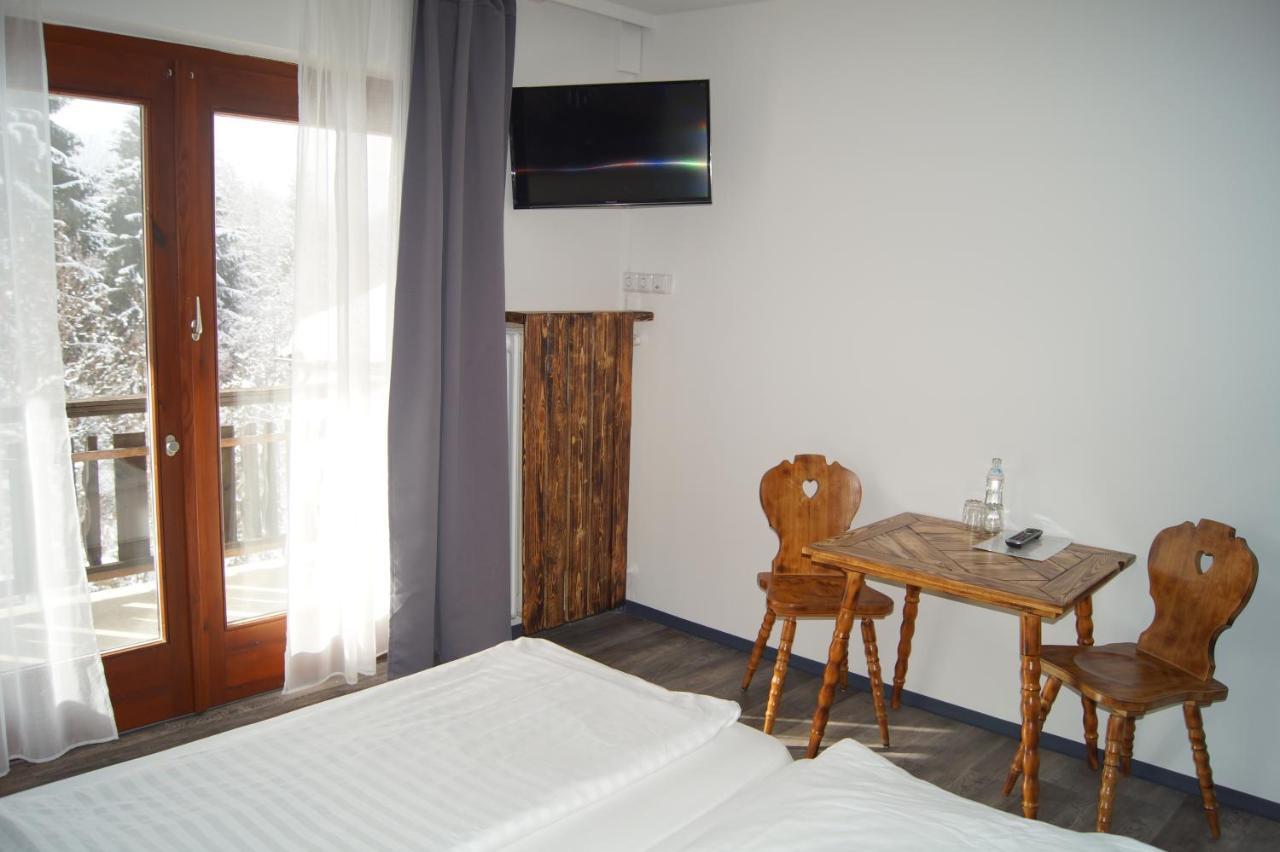 La Irmania Pension Леденицен Экстерьер фото